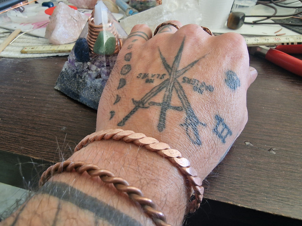 Empowerment Cubit kovácsolt Réz Karperec - A&T Harmonies