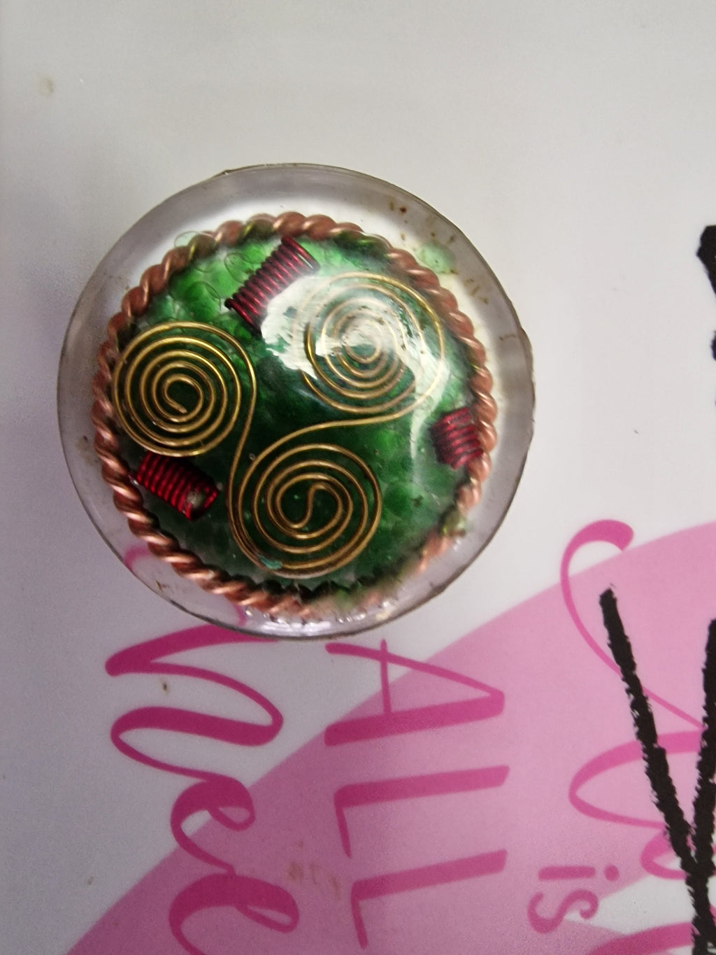 Zöld Lazurit Triskelion – Tensor Vízstrukturáló Poháralátét 6 cm - A&T Harmonies