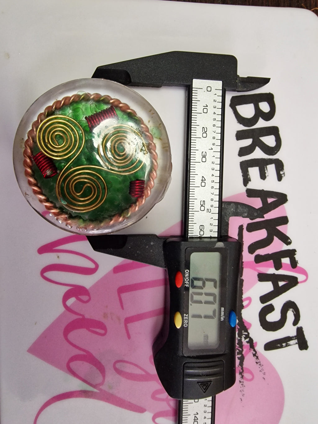 Zöld Lazurit Triskelion – Tensor Vízstrukturáló Poháralátét 6 cm - A&T Harmonies